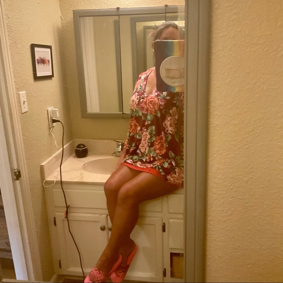 NEW LISTING‼️SHOW ME YOUR MUMU Tunic - Picture 4 of 13